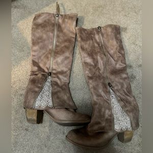 Size 11 Women’s Boots